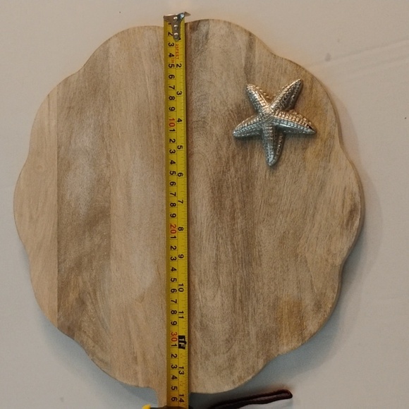 14" Shell-Shaped Wooden Charcuterie Board | Made in India | Coastal Accent - Picture 2 of 4